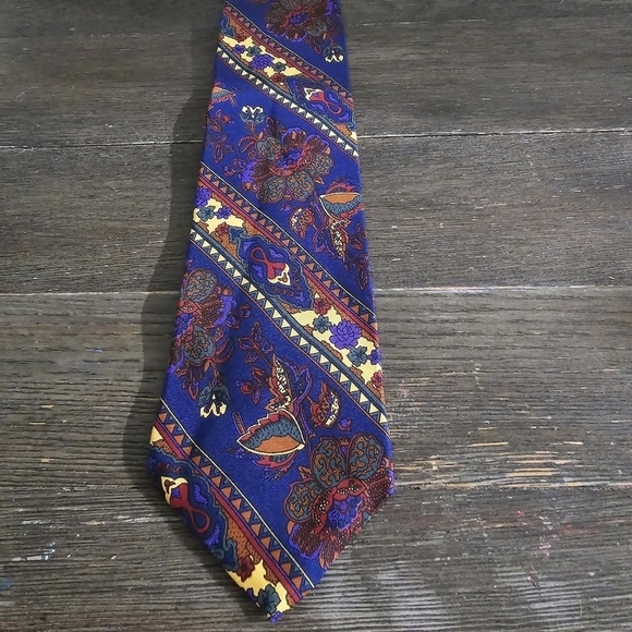 Vintage Gap Silk Colorful Floral Wearable Art Neck Tie - Picture 2 of 6